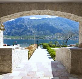 5 bedroom bayside villa with pool near Kotor, sleeps 12